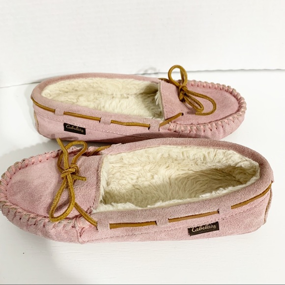 Cabela’s Pink Suede Moccasin Slippers with Faux Shearling Lining Leather Laces - Picture 5 of 10
